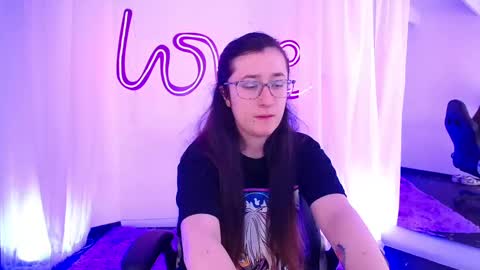 Snapshot of emmaclaire_ chatting on 18, 9, 2025 Emma Claire online show from 18, 9, 2025