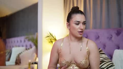 Snapshot of emmadallas chatting on 31, 10, 2025 Emma online show from 31, 10, 2025