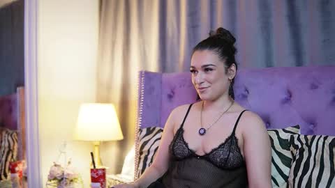 Snapshot of emmadallas chatting on 17, 12, 2025 Emma online show from 17, 12, 2025