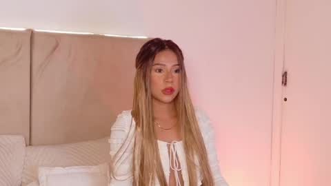 Snapshot of emmadalton chatting on 27, 3, 2026 E M M A online show from 27, 3, 2026