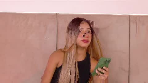 Snapshot of emmadalton chatting on 10, 4, 2026 E M M A online show from 10, 4, 2026