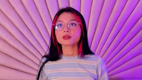 Snapshot of emmaduff_ chatting on 25, 9, 2025 online show from 25, 9, 2025