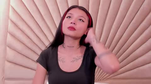 Snapshot of emmaduff_ chatting on 15, 10, 2025 online show from 15, 10, 2025