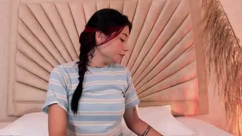 Snapshot of emmaduff_ chatting on 23, 10, 2025 online show from 23, 10, 2025