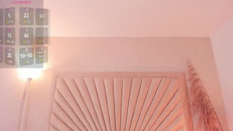 Snapshot of emmaduff_ chatting on 8, 11, 2025 online show from 8, 11, 2025