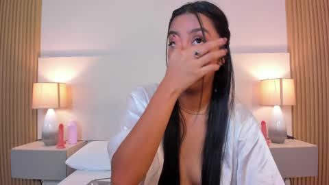 emmaespencer  online show from 9, 5, 2026