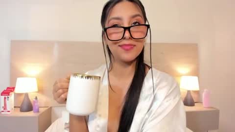 emmaespencer  online show from 19, 6, 2026