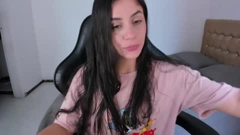 Snapshot of emmagrace99 chatting on 24, 5, 2026 Jennifer online show from 24, 5, 2026