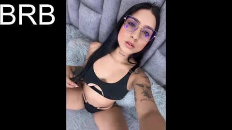 Snapshot of emmahill1 chatting on 19, 12, 2024 EMMA HILL online show from 19, 12, 2024