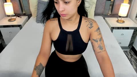 Snapshot of emmahill1 chatting on 11, 1, 2025 EMMA HILL online show from 11, 1, 2025