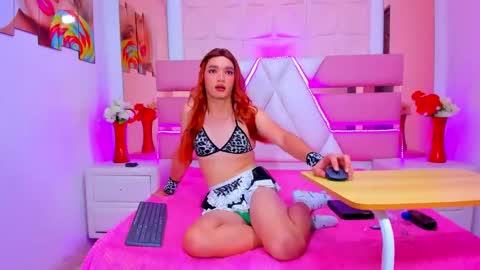 Emma Hilton online show from 22, 5, 2026