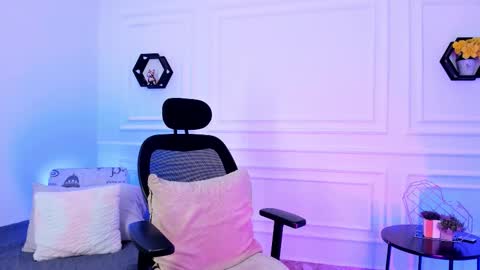 emmajohanson online show from 6, 3, 2026