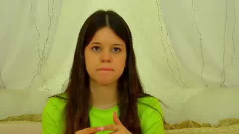Snapshot of emmalandau chatting on 23, 6, 2026 Emma online show from 23, 6, 2026