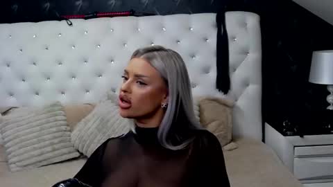 Snapshot of emmamavis chatting on 18, 1, 2026 Emma Mavis online show from 18, 1, 2026