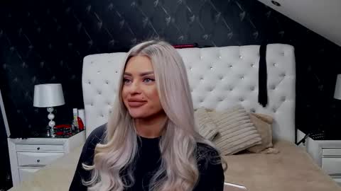 Snapshot of emmamavis chatting on 2, 2, 2026 Emma Mavis online show from 2, 2, 2026