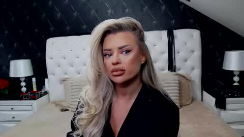 Emma Mavis online show from 12, 2, 2026