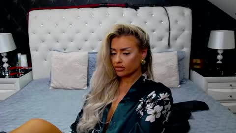 Emma Mavis online show from 14, 5, 2026