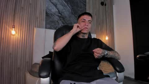 Snapshot of emmanuel_top chatting on 25, 2, 2025 online show from 25, 2, 2025