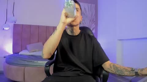 Snapshot of emmanuel_top chatting on 2, 3, 2025 online show from 2, 3, 2025