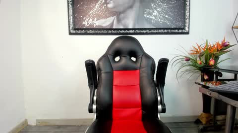 Snapshot of emmanuel_top chatting on 3, 3, 2025 online show from 3, 3, 2025