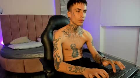 Snapshot of emmanuel_top chatting on 6, 3, 2025 online show from 6, 3, 2025