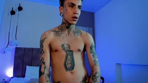 Snapshot of emmanuel_top chatting on 7, 3, 2025 online show from 7, 3, 2025
