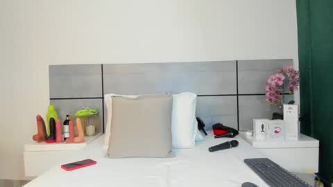 Snapshot of emmasmithh2 chatting on 31, 12, 2024 Emma online show from 31, 12, 2024