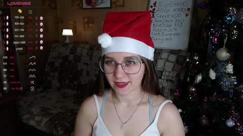 Snapshot of emmatiny chatting on 15, 12, 2024 Mia online show from 15, 12, 2024