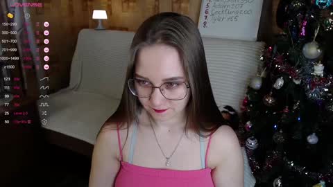 Snapshot of emmatiny chatting on 26, 12, 2024 Mia online show from 26, 12, 2024