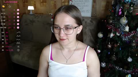 Snapshot of emmatiny chatting on 4, 1, 2025 Mia online show from 4, 1, 2025