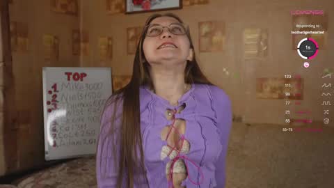 Snapshot of emmatiny chatting on 22, 2, 2025 Mia online show from 22, 2, 2025