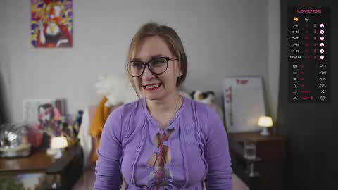 Snapshot of emmatiny chatting on 10, 9, 2025 Mia online show from 10, 9, 2025