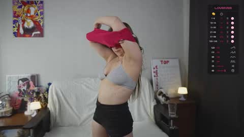 Snapshot of emmatiny chatting on 12, 9, 2025 Mia online show from 12, 9, 2025