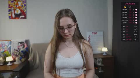 Snapshot of emmatiny chatting on 25, 10, 2025 Mia online show from 25, 10, 2025