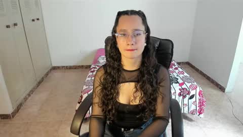 Emma Torres online show from 22, 2, 2025