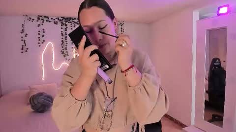 Emma Torres online show from 30, 9, 2025