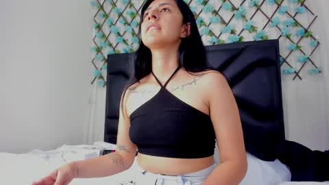 Snapshot of emmawillliams chatting on 15, 4, 2026 Emma online show from 15, 4, 2026