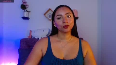 Snapshot of emmi_cam chatting on 10, 9, 2025 Emmi Cam online show from 10, 9, 2025
