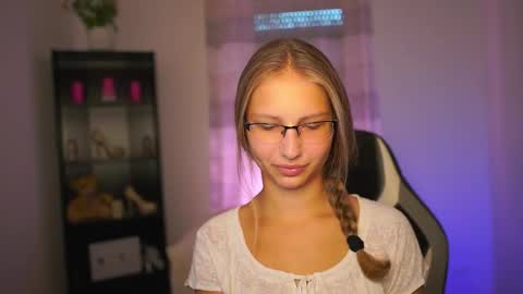 Snapshot of emmie_murray chatting on 28, 9, 2025 Emmie online show from 28, 9, 2025