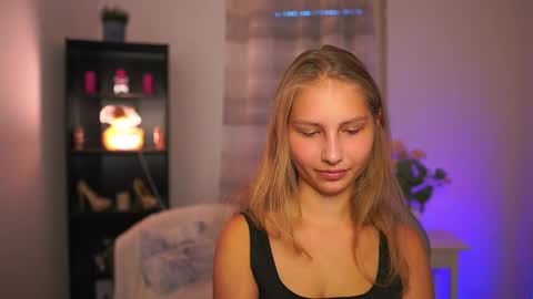 Snapshot of emmie_murray chatting on 18, 10, 2025 Emmie online show from 18, 10, 2025