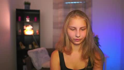 Snapshot of emmie_murray chatting on 25, 10, 2025 Emmie online show from 25, 10, 2025