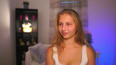 Snapshot of emmie_murray chatting on 2, 11, 2025 Emmie online show from 2, 11, 2025