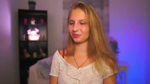 Snapshot of emmie_murray chatting on 13, 11, 2025 Emmie online show from 13, 11, 2025