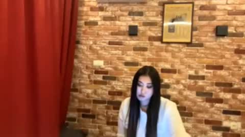 Mia online show from 8, 10, 2025