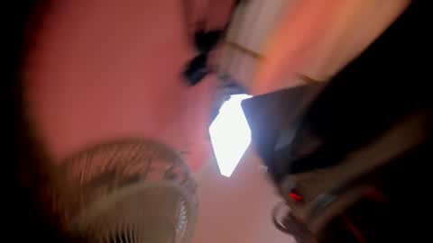 Snapshot of emmiejones_ chatting on 12, 4, 2026 Emmi online show from 12, 4, 2026