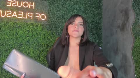 Emmiily online show from 23, 1, 2025