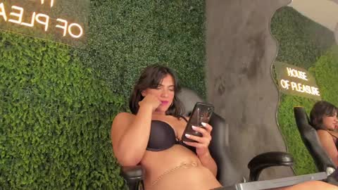 Emmiily online show from 1, 2, 2025
