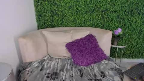 Emmiily online show from 19, 2, 2025