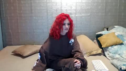 Emmily000 online show from 13, 1, 2026