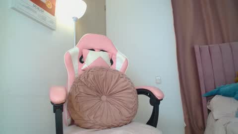 emmily online show from 25, 2, 2026